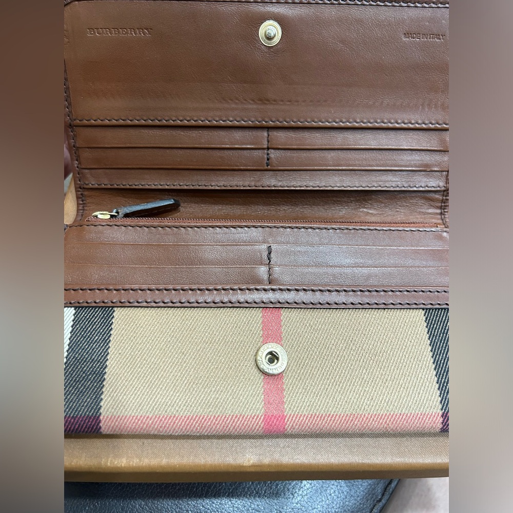 Burberry House Check Leighton Fabric and Leather Continental Wallet - Picture 9 of 16